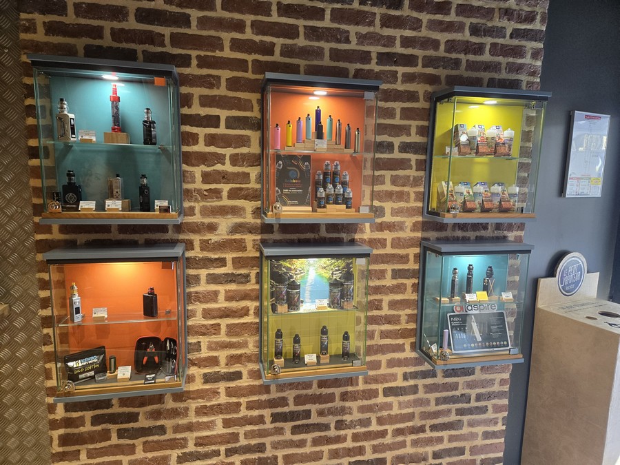 Vitrines magasin e-cigarette Angers